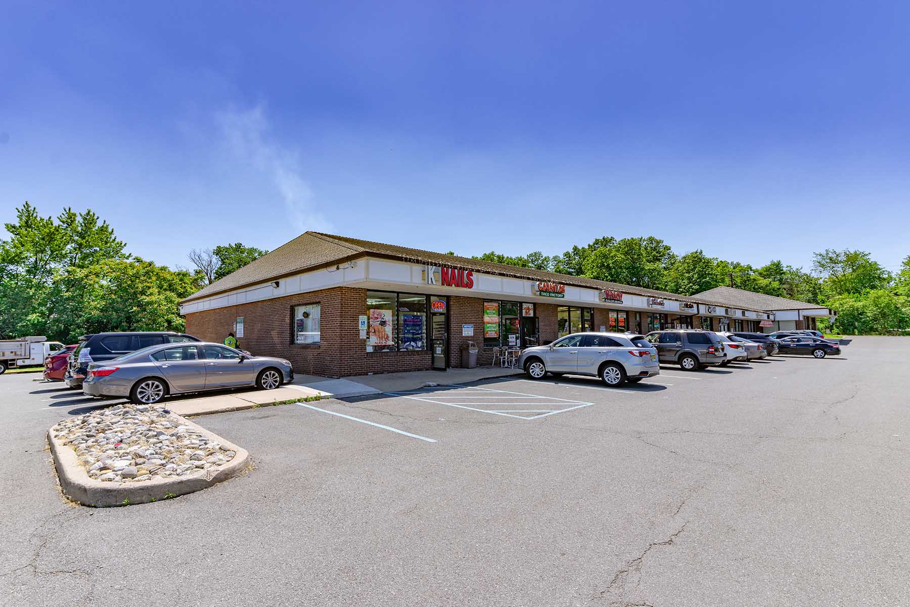 CHIMNEY ROCK PLAZA
