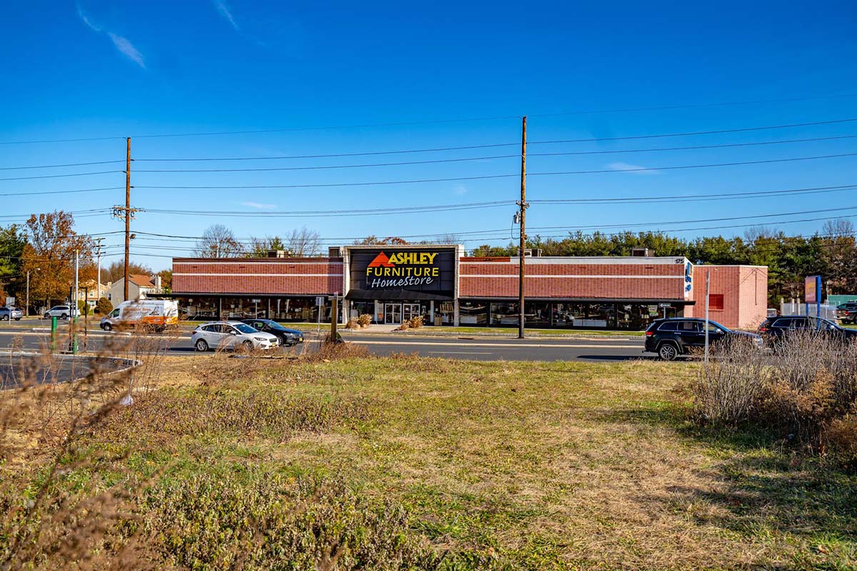 ASHLEY FURNITURE HOMESTORE