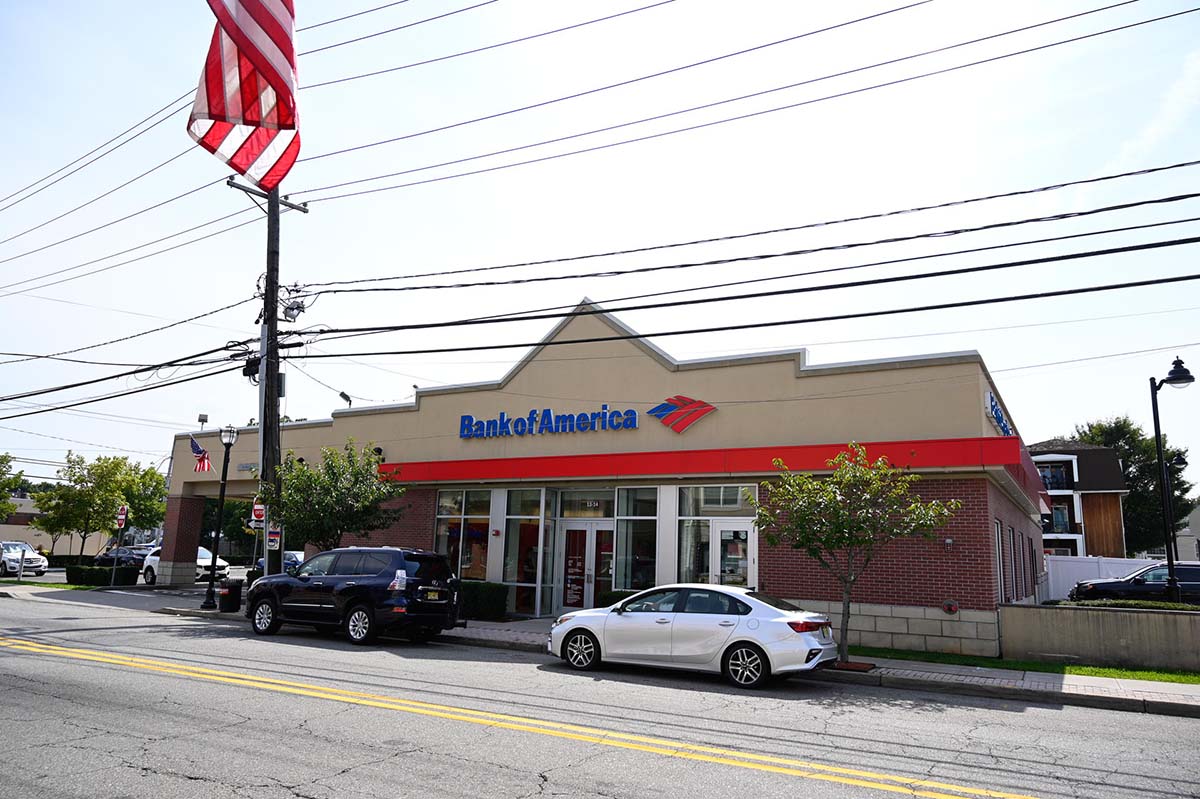 BANK OF AMERICA GROUND LEASE