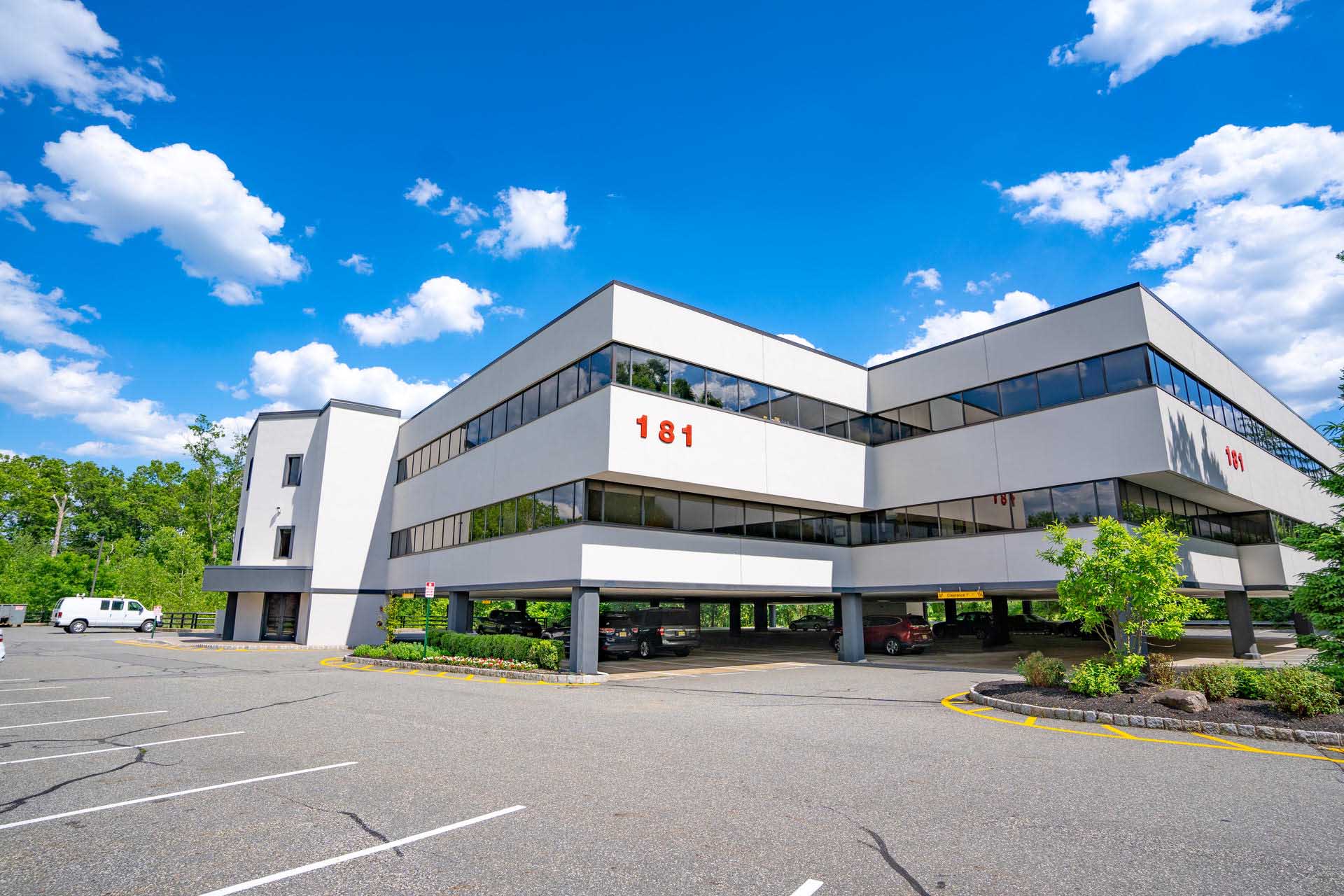 CROSSROADS OFFICE PLAZA