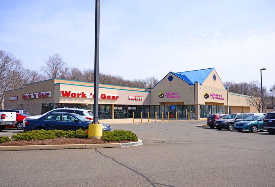 PLANET FITNESS FIVE GUYS WORK ‘N GEAR